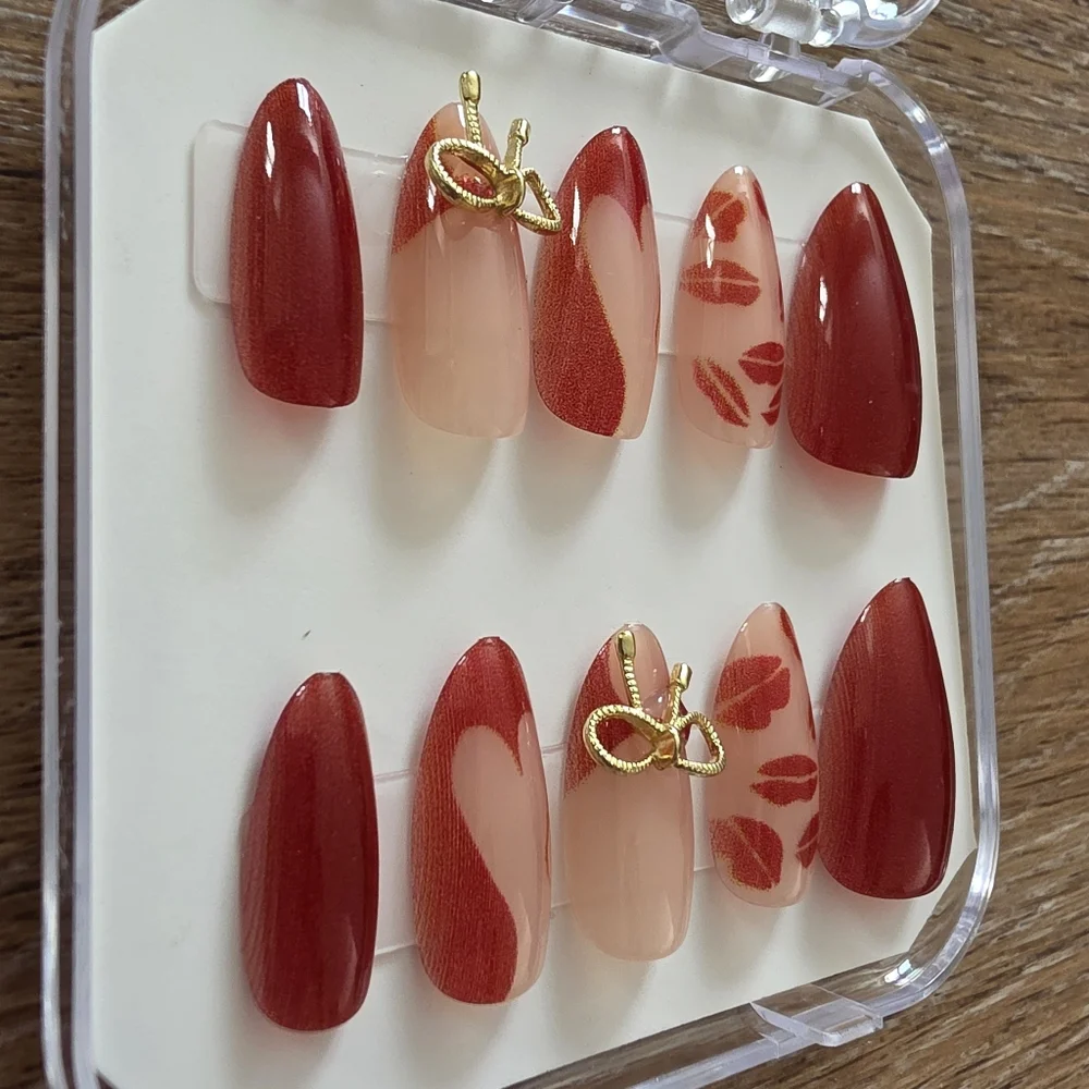 Red & Nude Cat Eye Press-On Nails | 3D Gold Bow Accents | Size Medium